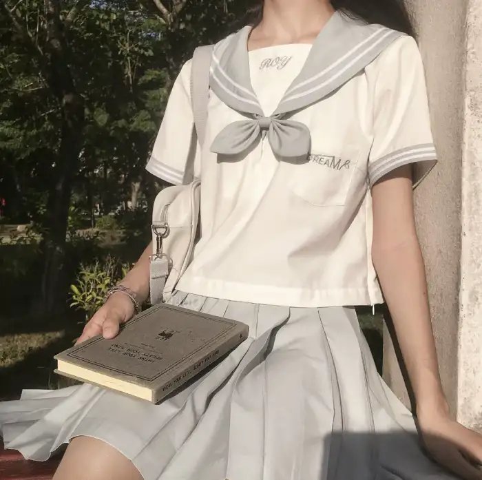 白色的马赛女人